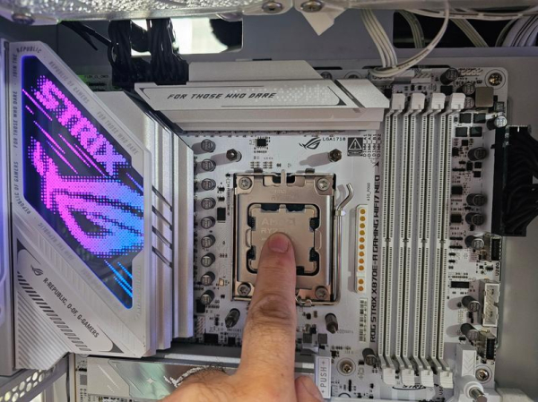 Обзор материнской платы Asus ROG Strix X870E-A Gaming WiFi7 Neo на чипсете AMD X870E Обзор материнской платы Asus ROG Strix X870E-A Gaming WiFi7 Neo на чипсете AMD X870E