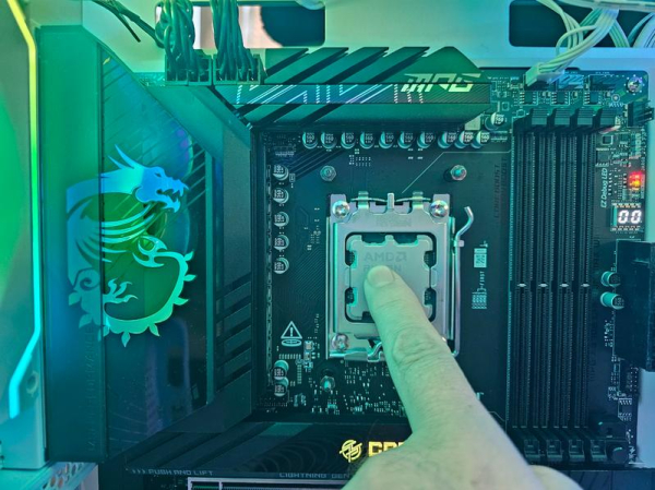 Обзор материнской платы MSI MPG X870E Carbon Max WiFi на чипсете AMD X870E Обзор материнской платы MSI MPG X870E Carbon Max WiFi на чипсете AMD X870E
